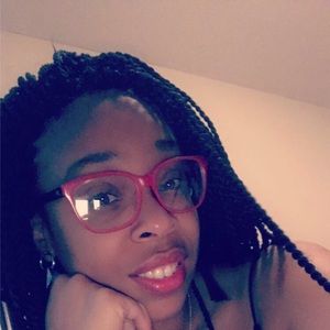 Meet your Posher, Tiara